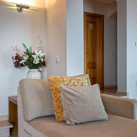 Villa Bougainvillea Palheiro Ferreiro
