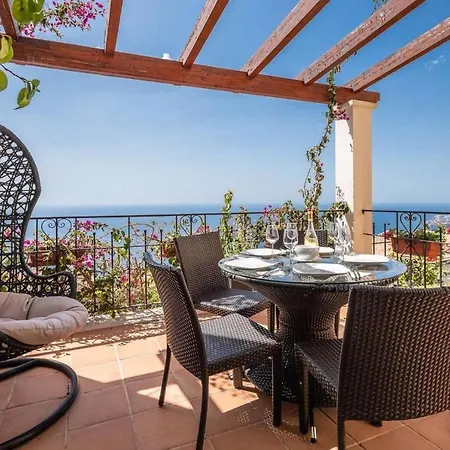 Villa Bougainvillea Palheiro Ferreiro